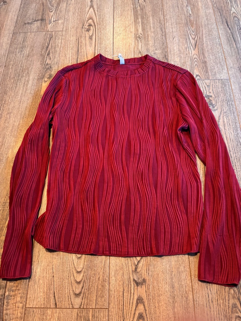 Women's Red Textured Wave Long-Sleeve Top